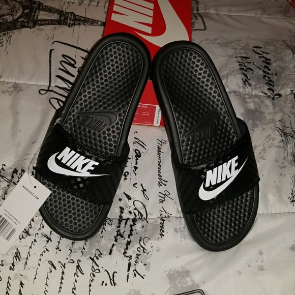 diamond nike slides